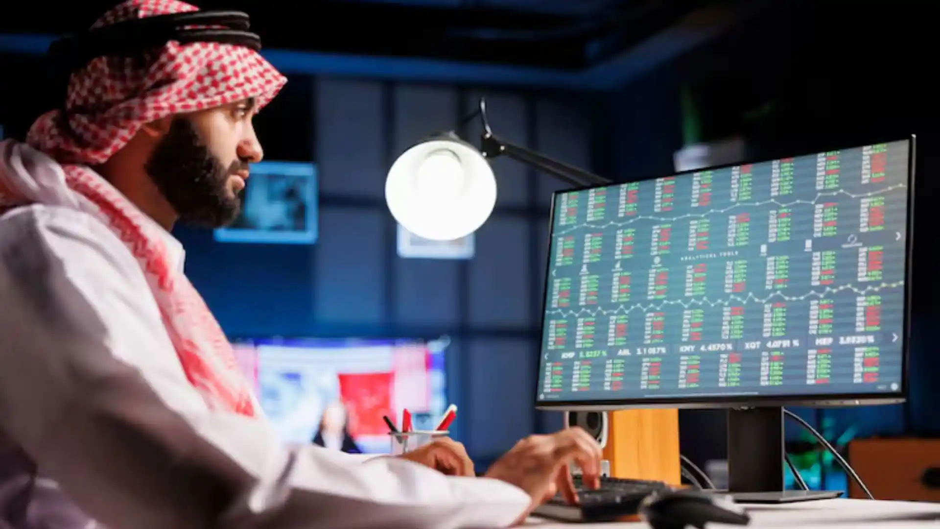 صورة: اجتماع تمويل إسلامي أو مستندات عقد مرابحة